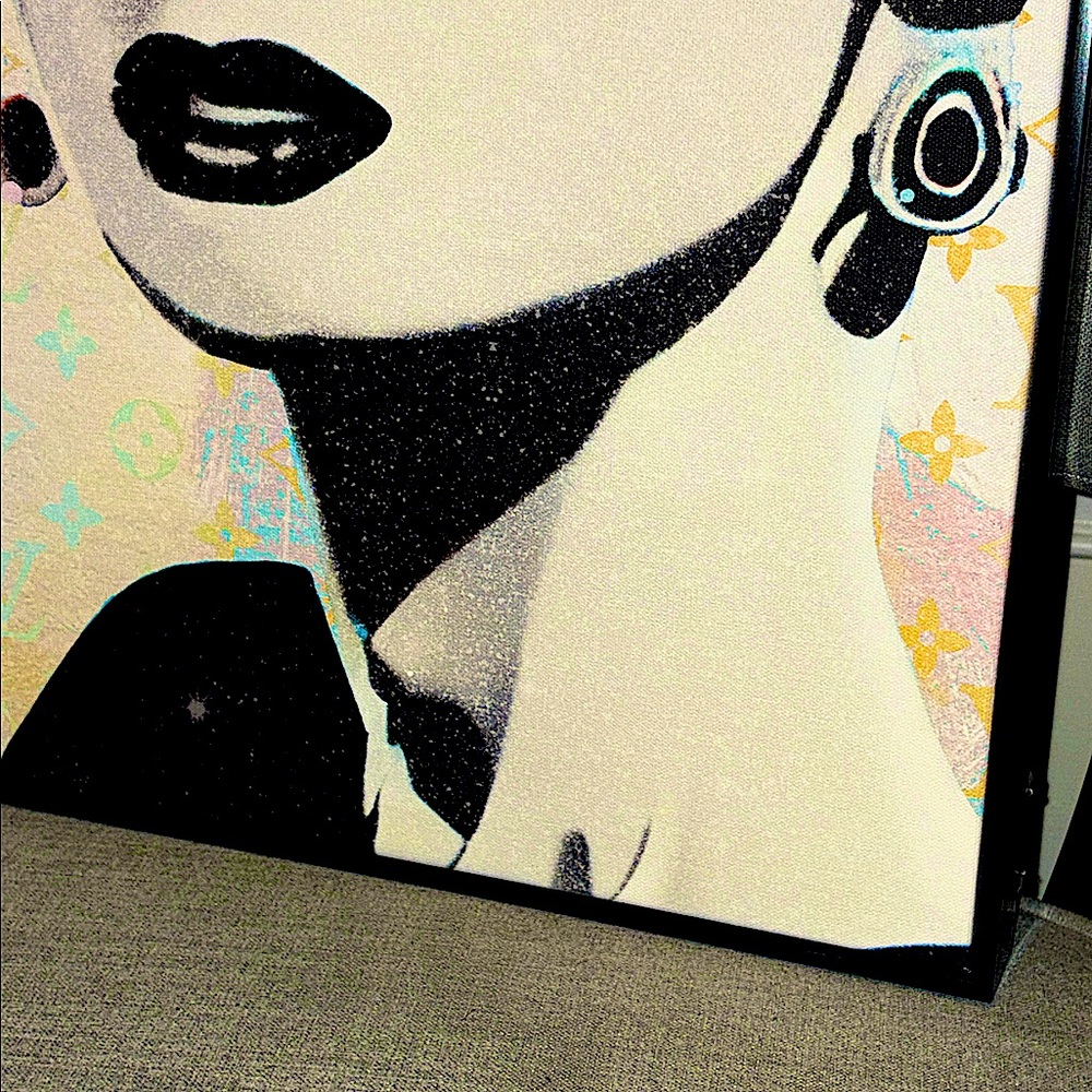 Adorable Audrey Hepburn and louis V Wall Art! Black Fame around canvas- 23 x 16 - Picture 5 of 17